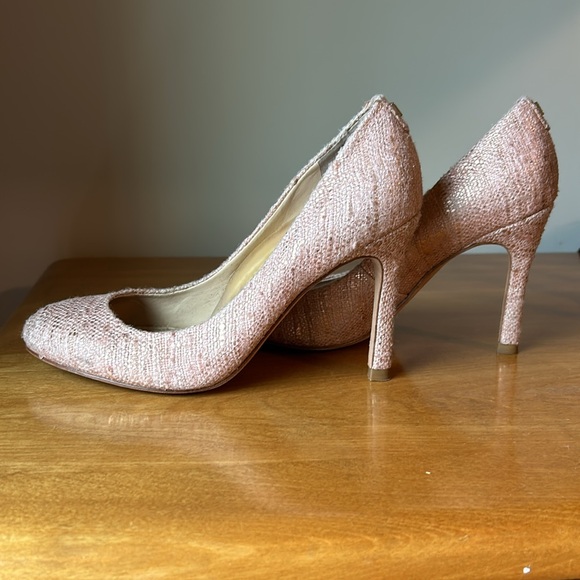 Woman’s size 5.5 high heel shoe - Picture 4 of 5